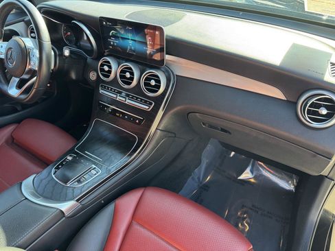 Used 2021 Mercedes-Benz GLC 300 image 7