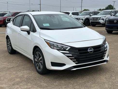 New 2025 Nissan Versa SV w/ Trunk Package image 4