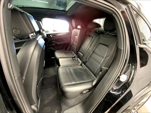 Certified 2023 Porsche Cayenne Coupe AWD/4WD image 24