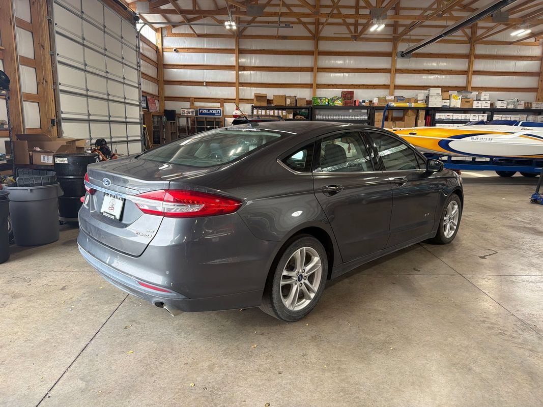 Used 2018 Ford Fusion SE FWD image 8