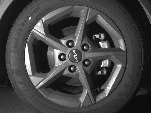 Used 2025 Kia K4 FWD image 16