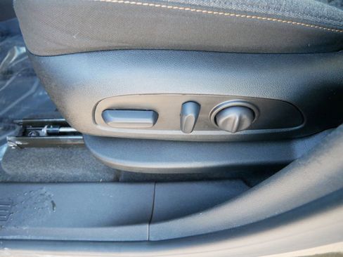 Used 2024 Chevrolet Equinox LT image 14