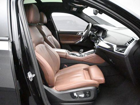Used 2021 BMW X6 M50i w/ Premium Package image 17