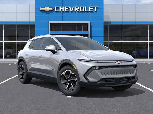 New 2026 Chevrolet Equinox EV LT image 8