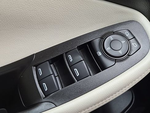 Used 2021 Buick Encore GX Preferred w/ Cold Weather Comfort Package FWD image 21