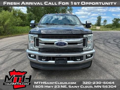 Used 2017 Ford F250 XLT w/ XLT Premium Package AWD/4WD image 3