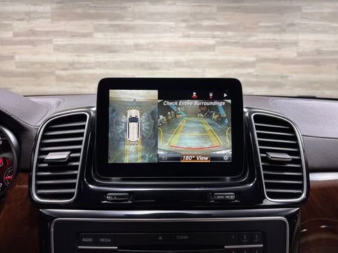 Used 2017 Mercedes-Benz GLS 550 4MATIC image 9
