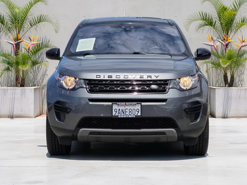 Used 2019 Land Rover Discovery Sport SE AWD/4WD image 2