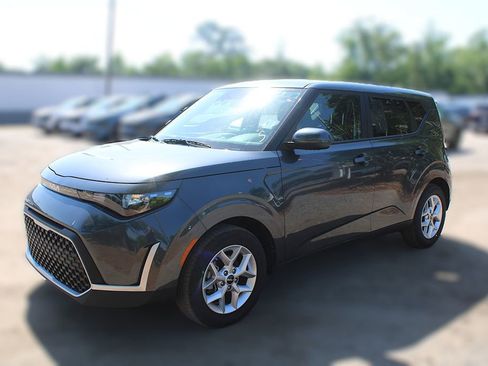 Used 2025 Kia Soul LX w/ LX Technology Package image 14