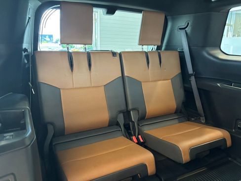 Used 2024 Lexus GX 550 w/ Cold Area Package AWD/4WD image 28