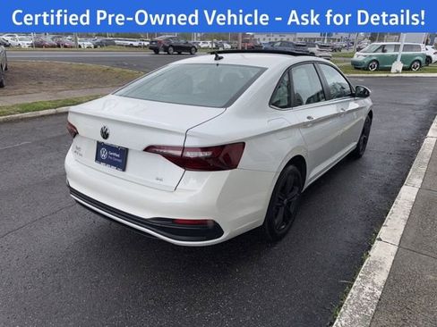 Certified 2024 Volkswagen Jetta SE w/ Panoramic Sunroof Package FWD image 6