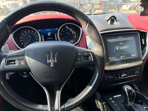 Used 2018 Maserati Ghibli S RWD image 11