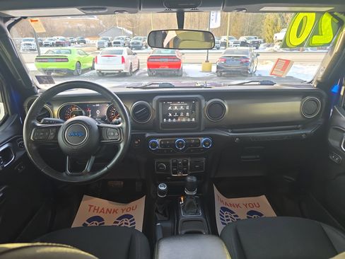 Used 2020 Jeep Wrangler Unlimited Sport S image 16