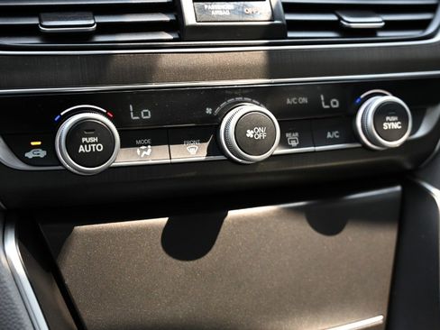 Used 2020 Honda Accord LX image 18