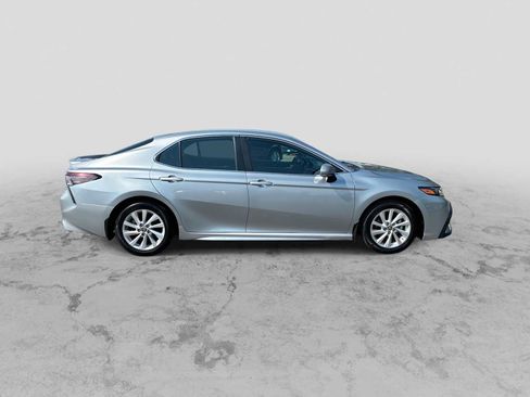 Used 2024 Toyota Camry SE FWD image 9