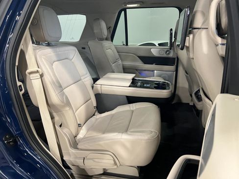 Used 2018 Lincoln Navigator Reserve w/ Technology Package image 39