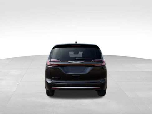 New 2026 Chrysler Pacifica Select image 7