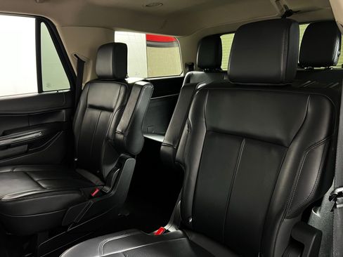 Used 2024 Ford Expedition XLT image 25