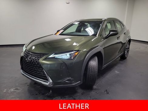 Used 2019 Lexus UX 200 w/ Premium Package image 4
