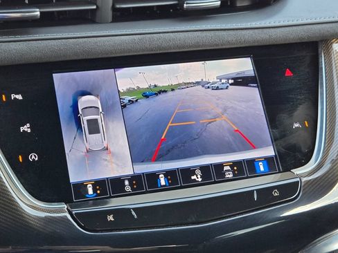 Used 2025 Cadillac XT6 Premium Luxury w/ Platinum Package AWD/4WD image 27