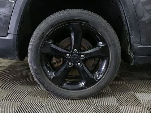 Used 2023 Jeep Grand Cherokee L Altitude image 15