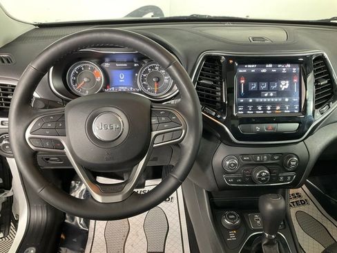 Used 2019 Jeep Cherokee Limited image 13