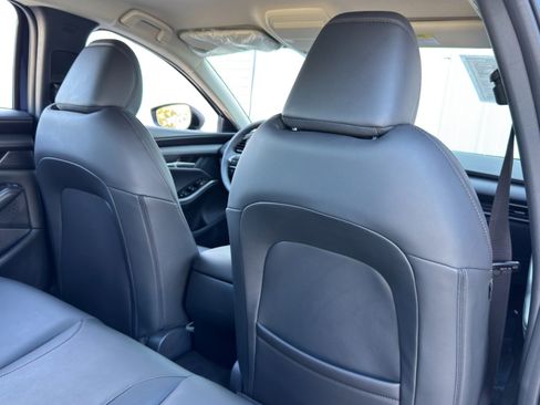 Used 2025 MAZDA MAZDA3 s image 32