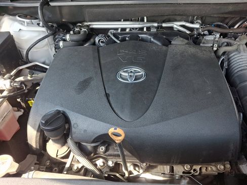 Used 2022 Toyota Highlander XSE FWD image 30