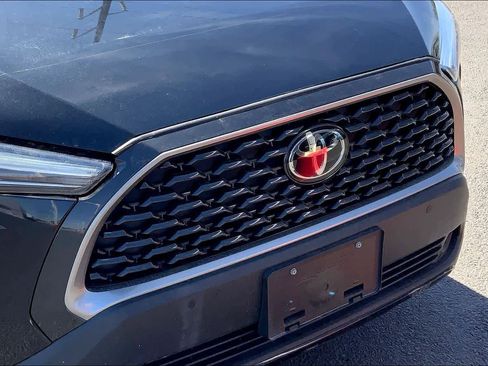 Used 2024 Toyota Corolla Cross XLE w/ Convenience Package image 30