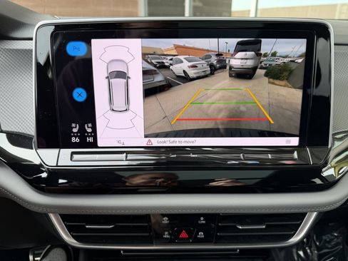 Used 2024 Volkswagen Atlas Peak Edition SEL image 19