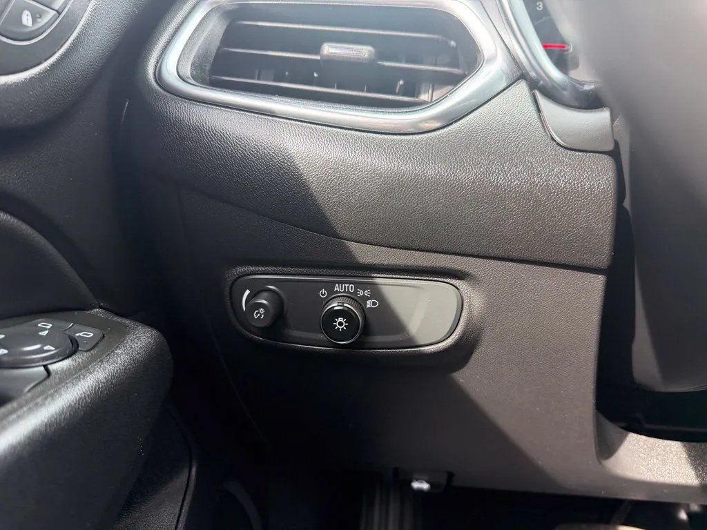 Used 2022 Chevrolet Equinox LT AWD/4WD image 14
