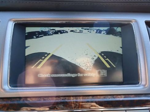 Used 2011 Jaguar XF Premium image 27