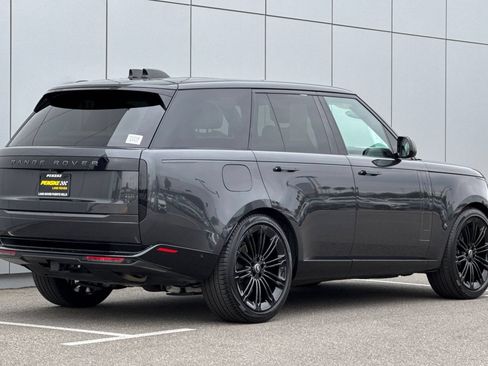 Certified 2025 Land Rover Range Rover SE AWD/4WD image 5