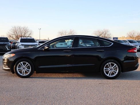 Used 2018 Ford Fusion SE w/ Fusion SE Technology Package image 8