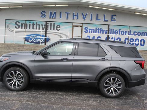 New 2026 Ford Explorer ST-Line AWD/4WD image 4