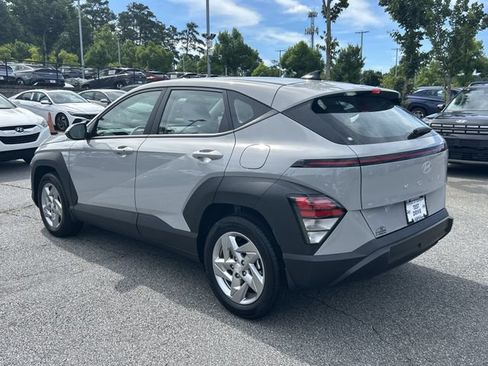 Certified 2026 Hyundai Kona SE FWD image 5