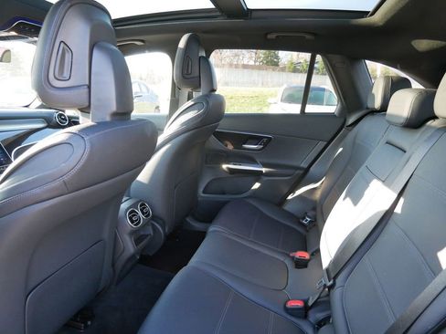 Used 2023 Mercedes-Benz GLC 300 4MATIC image 11