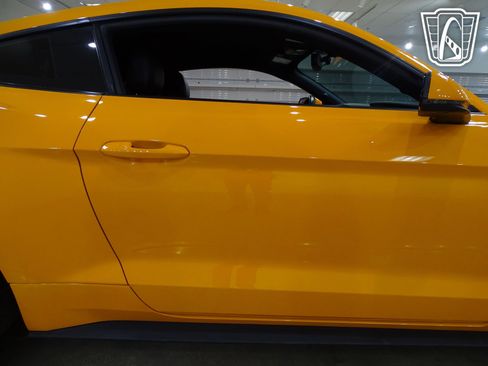 Used 2019 Ford Mustang GT Premium w/ Black Accent Package image 31