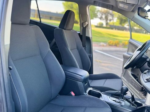 Used 2018 Toyota RAV4 XLE w/ Carpet Mat Package FWD image 47