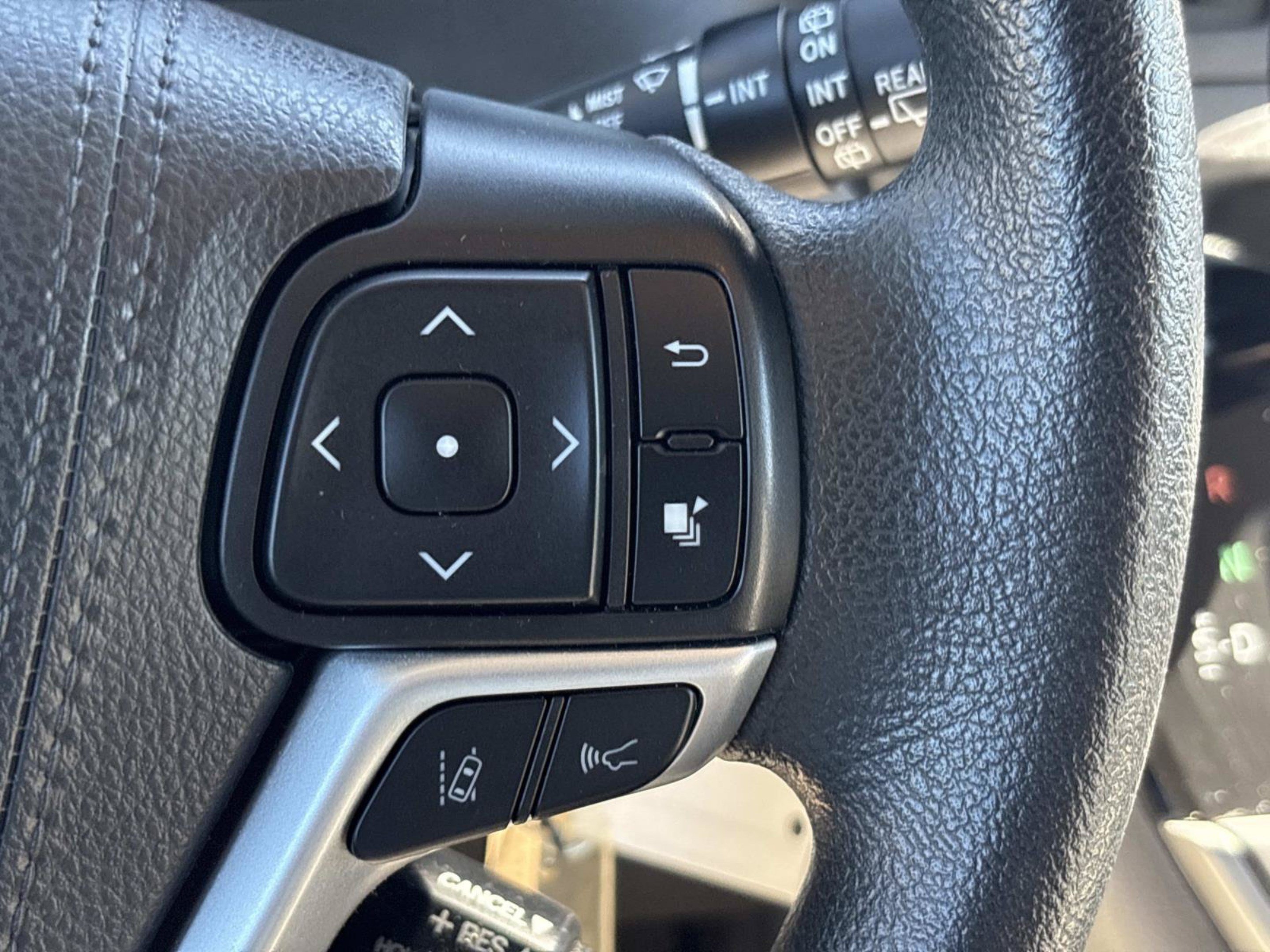 Used 2020 Toyota Sienna L FWD image 22