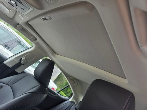 Used 2024 Lexus ES 350 w/ Premium Package FWD image 12