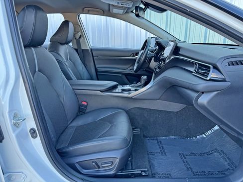 Used 2023 Toyota Camry XSE w/ Navigation Package image 14