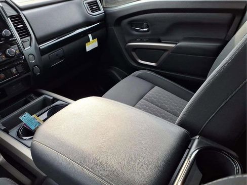 Used 2024 Nissan Titan SV w/ SV Bronze Edition Package image 13