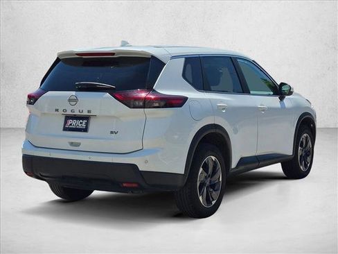 Used 2024 Nissan Rogue SV FWD image 5