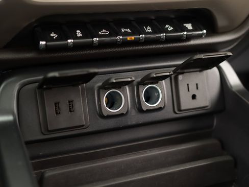 Used 2019 GMC Sierra 3500 Denali w/ Duramax Plus Package AWD/4WD image 19