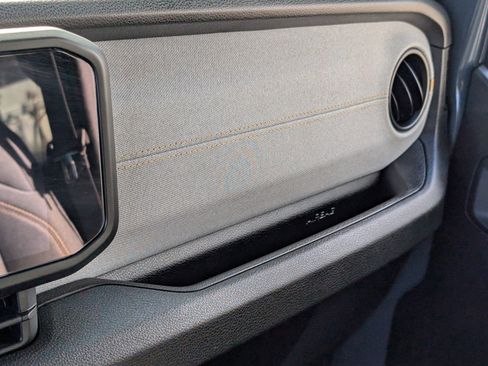 Used 2025 Jeep Wrangler Willys image 27