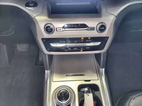 Used 2023 Ford Explorer XLT w/ Equipment Group 202A AWD/4WD image 19