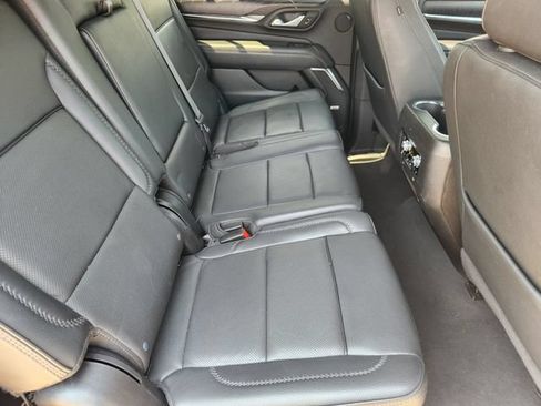 Used 2024 GMC Yukon XL Denali RWD image 31
