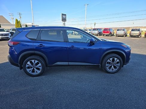 Used 2023 Nissan Rogue SV image 5