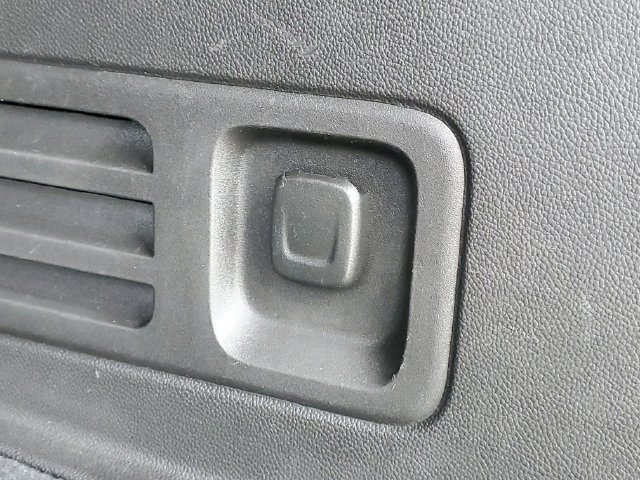 Used 2018 Chevrolet Traverse LT FWD image 9